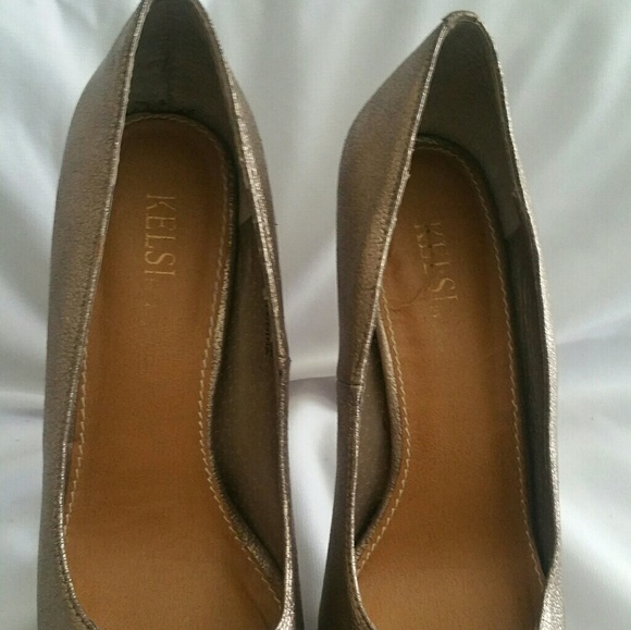 Heels - Picture 5 of 5